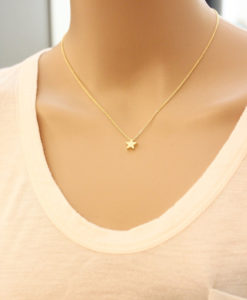 Collier pendentif étoile