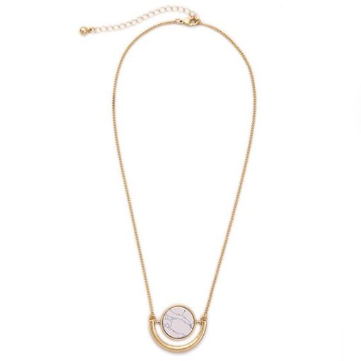 collier blanc