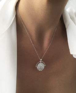 Collier medaille argent tendance