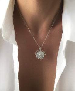 Pointeur de chaîne en argent sterling avec pendentif rond en cristal orné d'inscriptions 