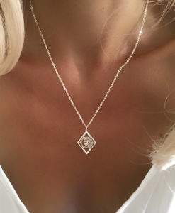 cadeau femme collier geometrique