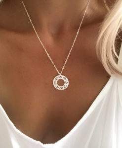 Cadeau femme collier medaille cercle