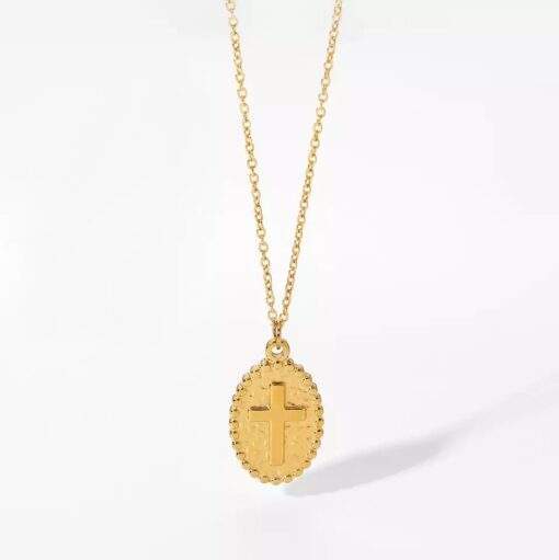 collier medaille croix acier dore