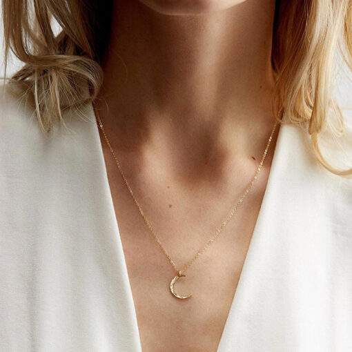 Collier lune martele